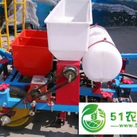 手扶帶動(dòng)的花生種播機(jī)