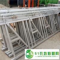 牛場安裝6米8位牛頸枷圖片 恒力自鎖式牛頸夾生產(chǎn)工藝圖 牛場基礎(chǔ)設(shè)備牛頸枷廠家