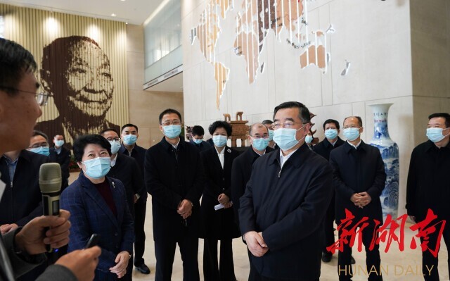張慶偉在省農(nóng)科院等科研機(jī)構(gòu)和企業(yè)調(diào)研：給現(xiàn)代農(nóng)業(yè)插上科技的翅膀 守住保障國家糧食安全底線