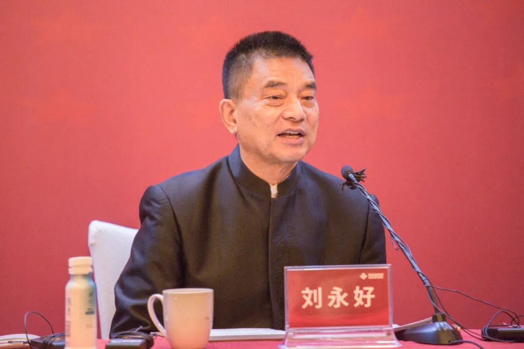 圖為全國政協(xié)委員、新希望集團(tuán)董事長劉永好。