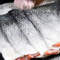 三文魚皮新鮮分割三文魚帶魚皮邊角料碎肉可做寵物貓狗糧5斤