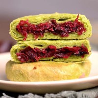 云南鮮花餅批發(fā)玫瑰餅網(wǎng)紅美食小吃零食餅干食品糕點酥餅散裝代發(fā)