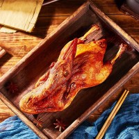 廠家批發(fā)北京烤鴨整只真空即食北京特產(chǎn)食品烤鴨鹵味肉類零食代發(fā)