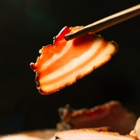 四川特產(chǎn)麻辣香腸批發(fā)純?nèi)庹谵r(nóng)家手工自制柴火煙熏風(fēng)干臘腸500g