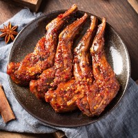 麻辣兔腿網(wǎng)紅零食四川特產(chǎn)自貢香辣冷吃兔肉雙流兔頭熟食小吃批發(fā)