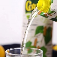 白樺樹汁飲料白俄羅斯原裝進(jìn)口飲料1000ml/瓶批發(fā)代發(fā)