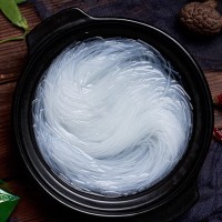 龍口粉絲80g*100袋小包裝花甲粉酸辣粉火鍋粉絲包郵廠家現(xiàn)貨批發(fā)