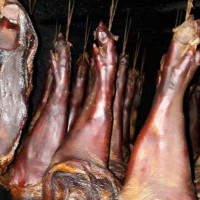 重慶特產(chǎn)柴火煙熏臘豬蹄子風干臘肉臘豬腳桿豬腿整只