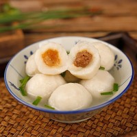 福州正宗鰻魚包心魚丸福建特產(chǎn)小吃手工打制速凍關(guān)東煮火鍋丸批發(fā)
