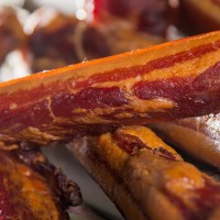 湖北特產(chǎn)農(nóng)家自制柴火煙熏豬肉（五花肉）腌制臘味土特產(chǎn)現(xiàn)貨批發(fā)