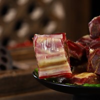 云南特產(chǎn)麗江風(fēng)味臘排骨風(fēng)干煙熏臘排可商用可零售