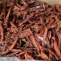 廠家雞肉干巴條 休閑零食銷(xiāo)售香辣五香手撕雞肉干供應(yīng)