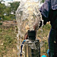 吉鹿4SPC18/68-D220/2500直流無刷潛水泵水下泵不銹鋼光伏離心泵